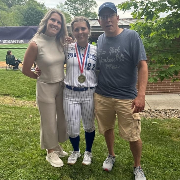 Meet your Posher, Jenny - Picture 3 of 3